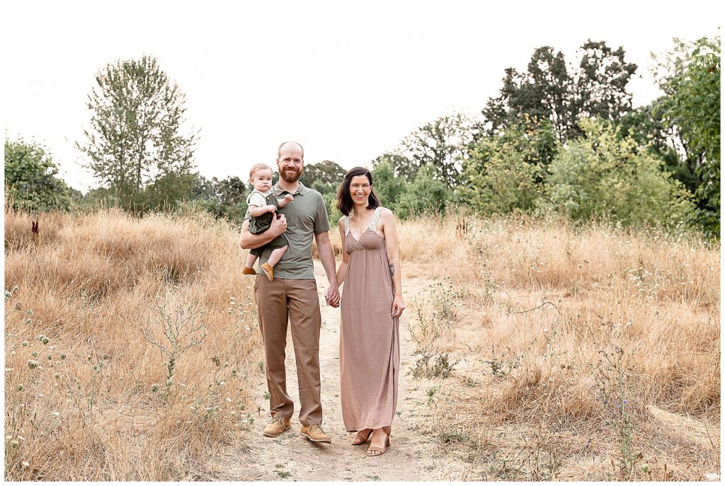 Family Photos out in nature with family dressed in neutral tones