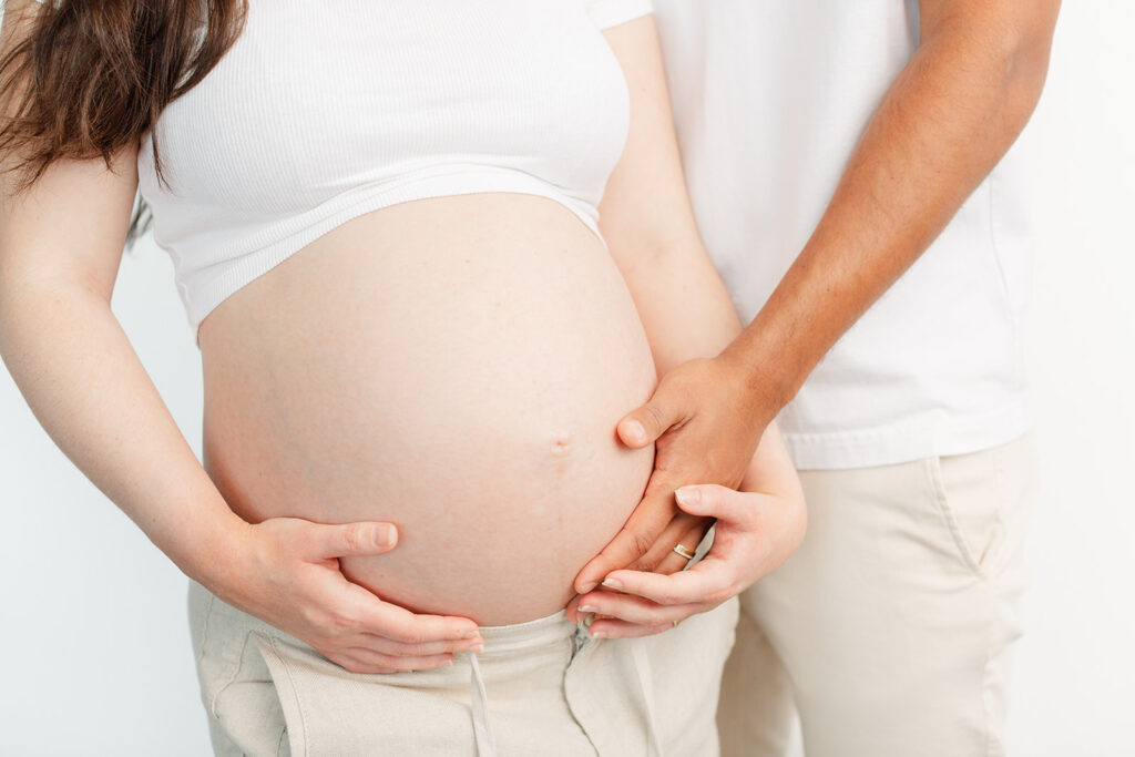 maternity photographer in Portland