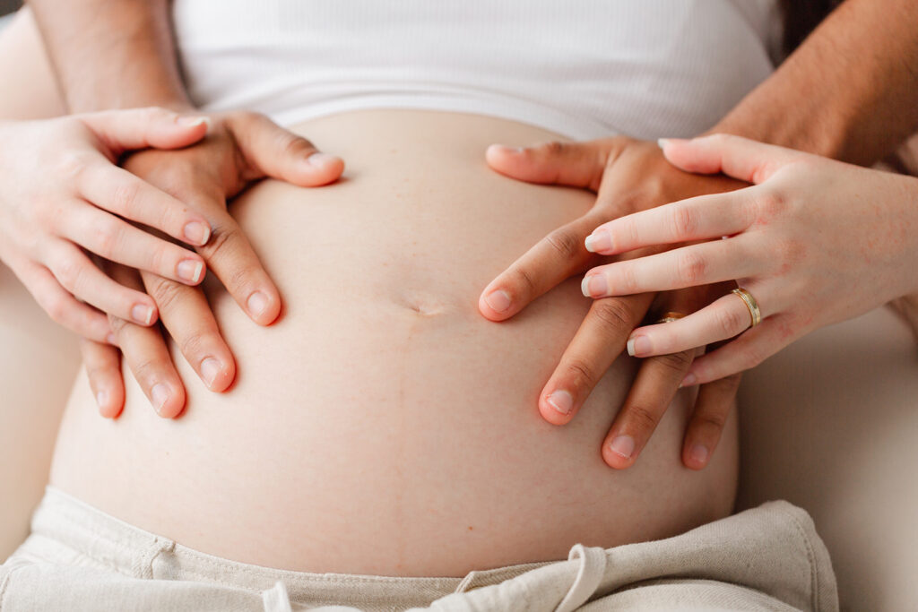 maternity photographer in Portland
