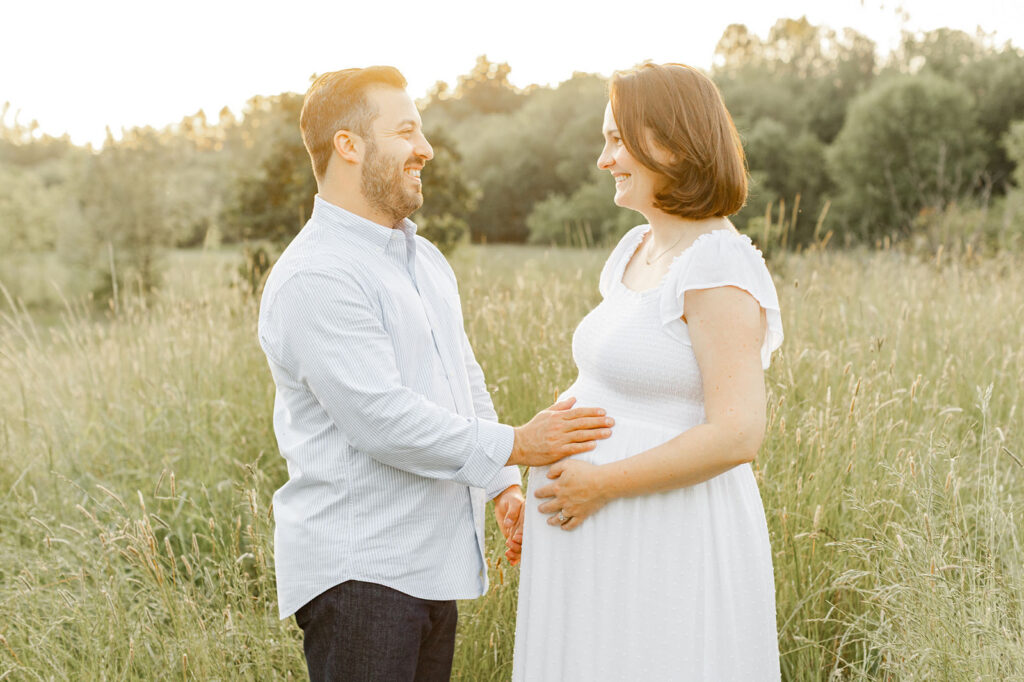 Outdoor maternity photography at Rooster Rock State Park Portland Oregon