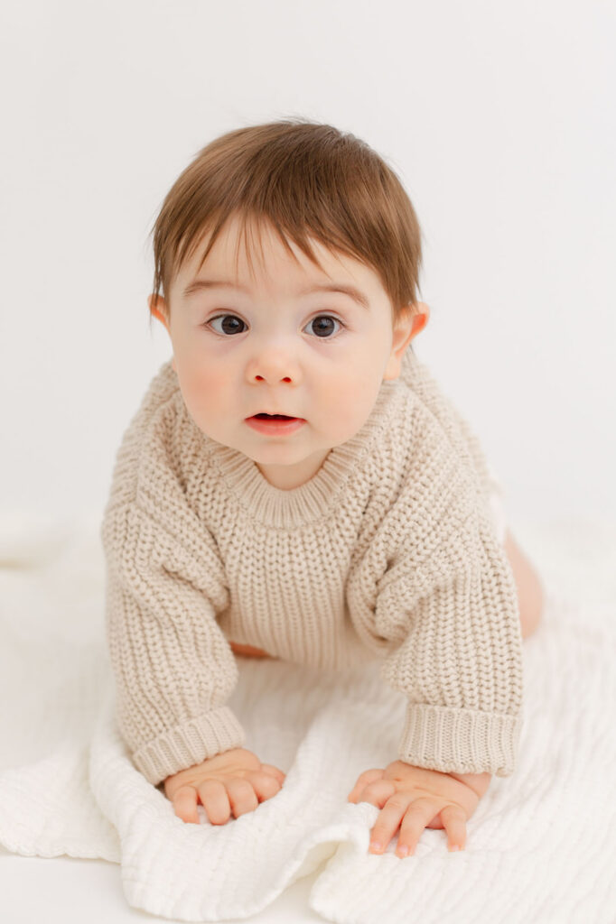 Portland family photographer documenting maternity newborn and baby milestones